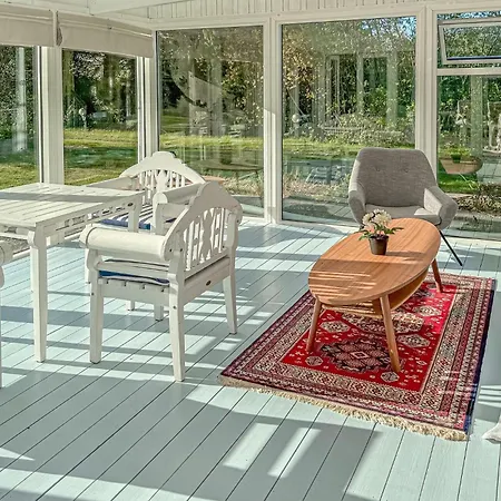 4 Bedroom Beautiful In *