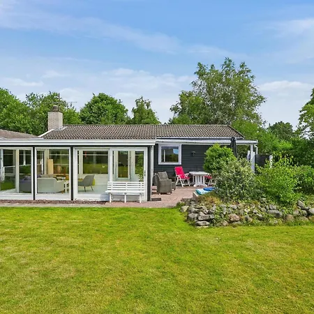 Feriehus 4 Bedroom Beautiful In *